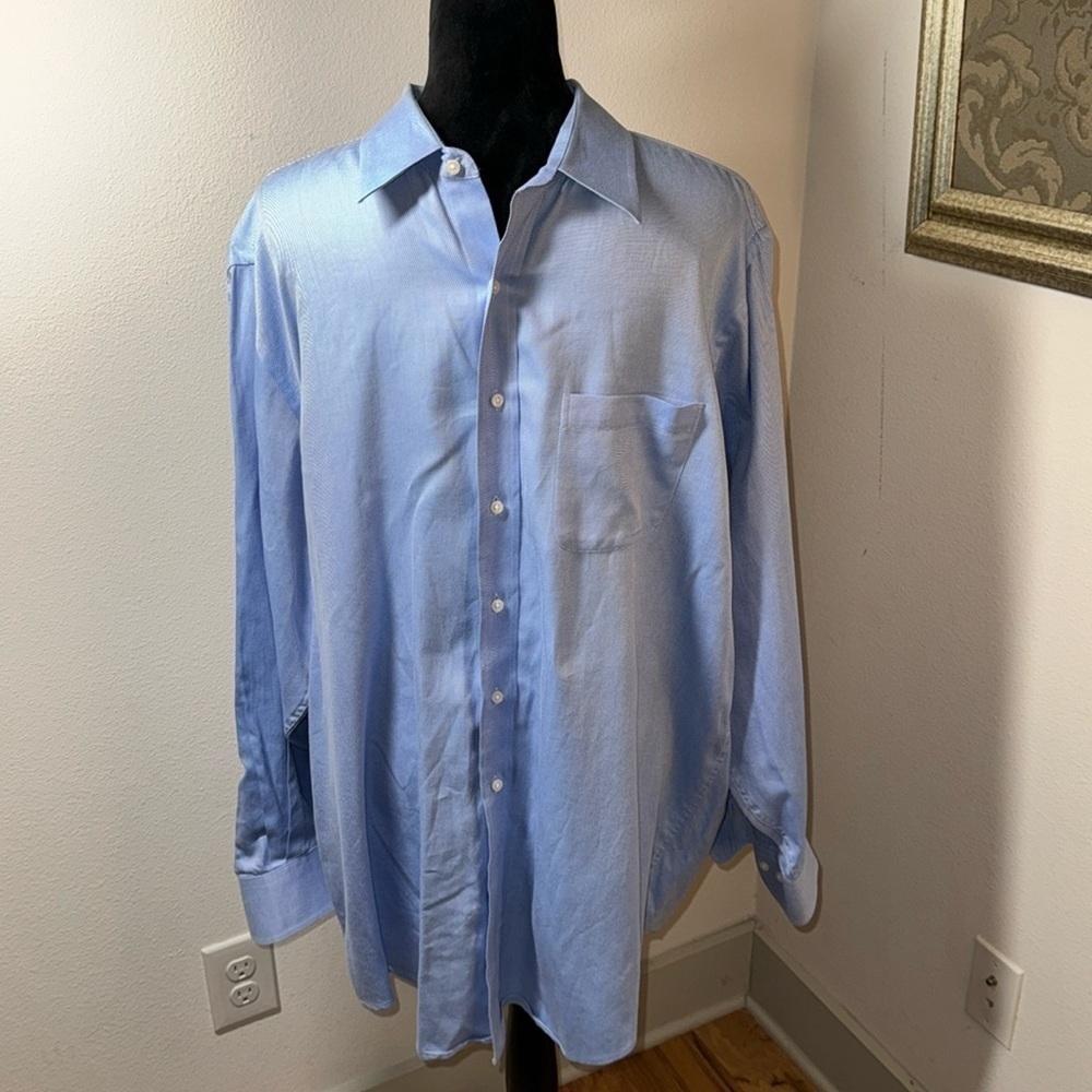 Saks Fifth Avenue‎ 100% 2 Ply Cotton pin point stripe blue buttoned down shirt